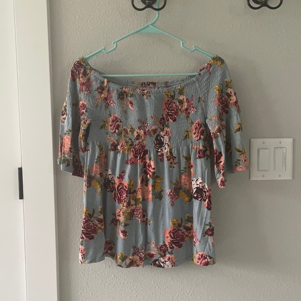 Off/on the shoulder blouse!